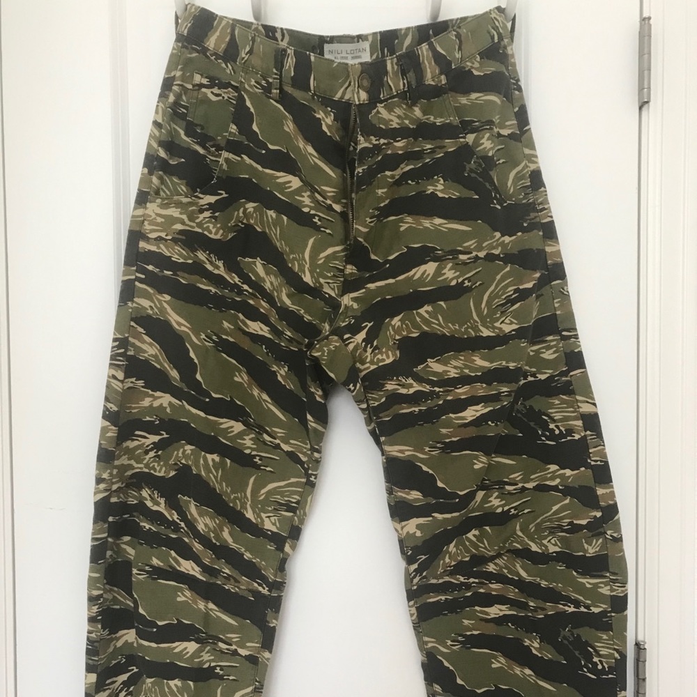 NWT:NILI LOTAN Emerson tiger-print curved-leg pant